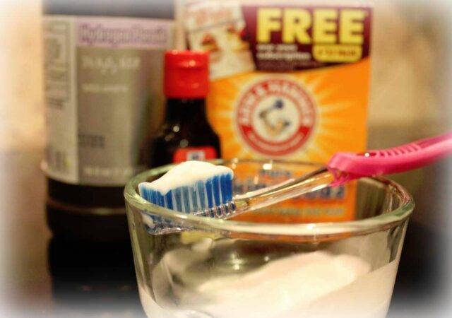 make-your-own-whitening-toothpaste