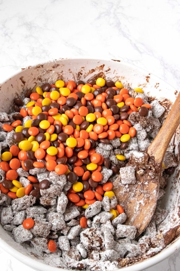 pumpkin puppy chow with reese's pieces 