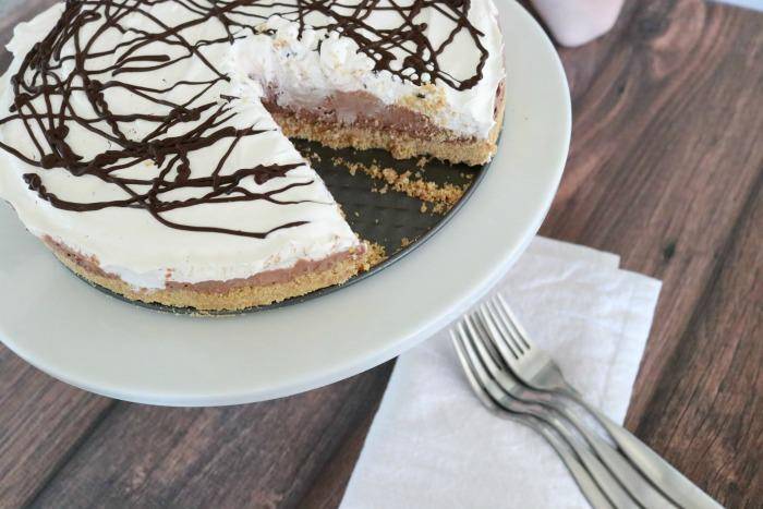 Easy No Bake Chocolate Pie Recipe