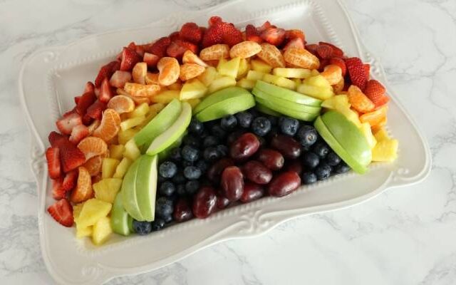 how to make a rainbow fruit tray