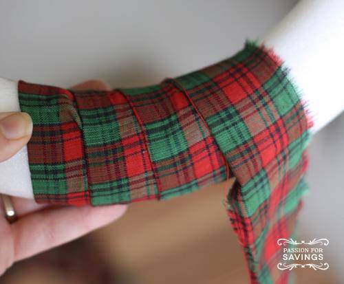 Easy Christmas Wreath using holiday fabric
