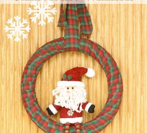 Easy Christmas Wreath using holiday fabric