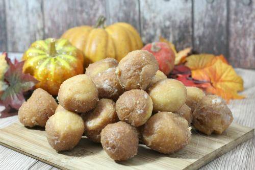 Pumpkin Doughnut Holes Recipe for Fall and Thanksgiving! Easy Bite Size Mini Pumpkin Recipes!