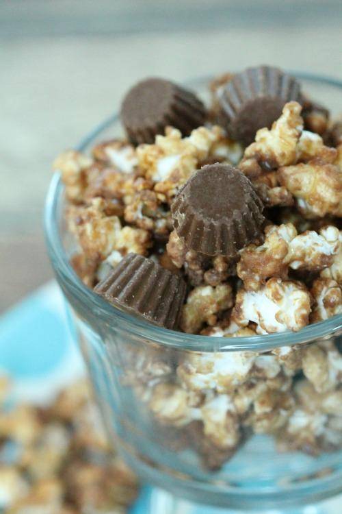 Reese's Popcorn Recipe for Christmas or the Holidays! Easy Dessert or Food Gift Recipe for any occasion!