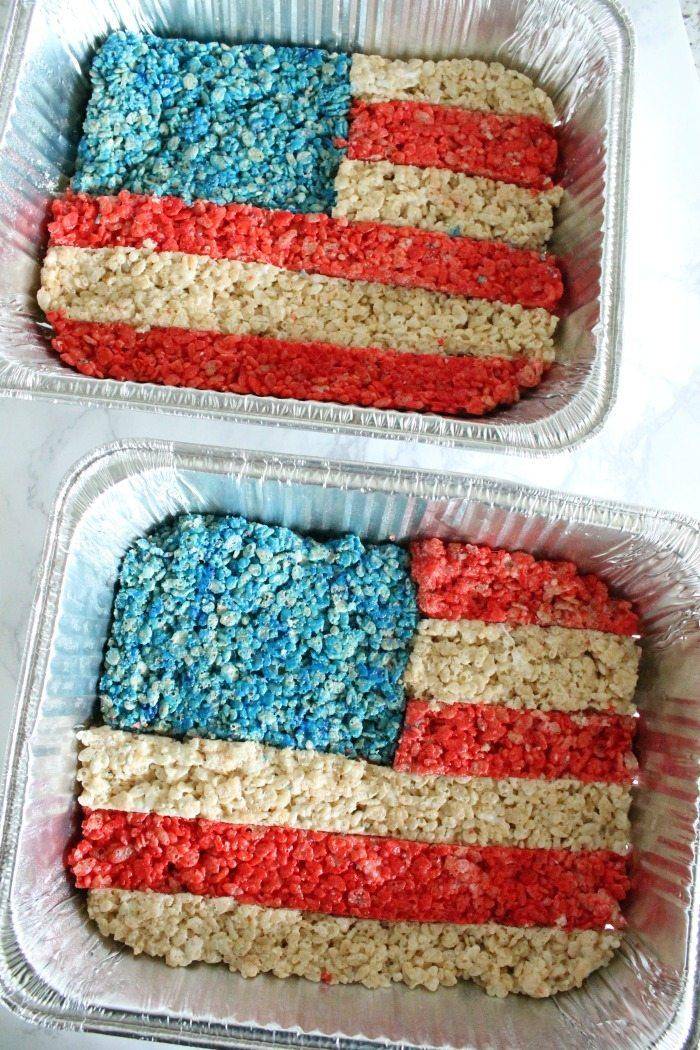 YUM! You've got to give these American Flag Rice Krispies a try today!