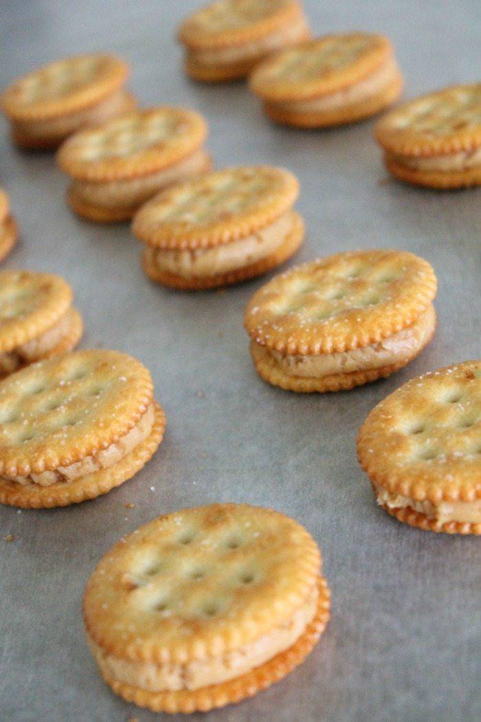 I am LOVING this delicious White Chocolate No Bake Peanut Butter Cookies Recipe, it's perfect for 4th of July and other patriotic holidays!