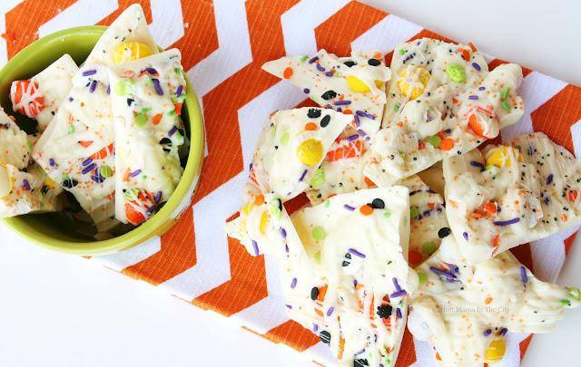 Halloween Candy Bark Easy Party Food Ideas for Kids