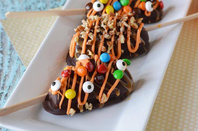 Chocolate Covered Caramel Apple SlicesFall Dessert Recipes Without Pumpkin