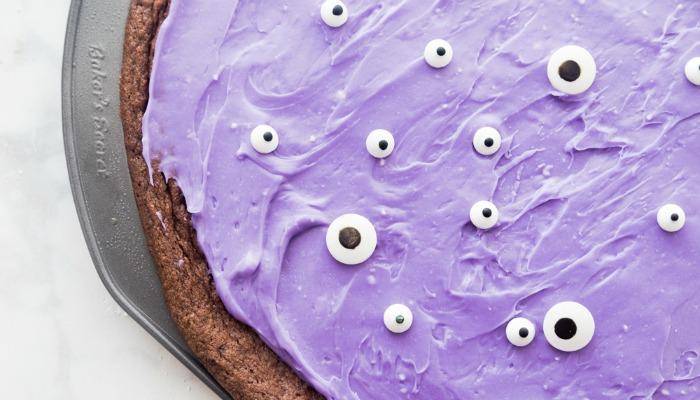 This Monster Brownie Pizza Recipe is the Perfect Holiday Dessert for Halloween! Easy Spooky and Scary Treats for Kids and Adults for Parties or Classrooms!