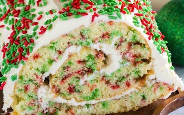 Christmas Cake Roll Featured