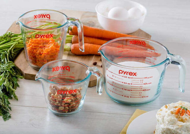 pyrex 3 piece measuring cup set