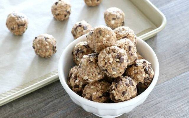 Peanut Butter Chocolate Chip Protein Bites