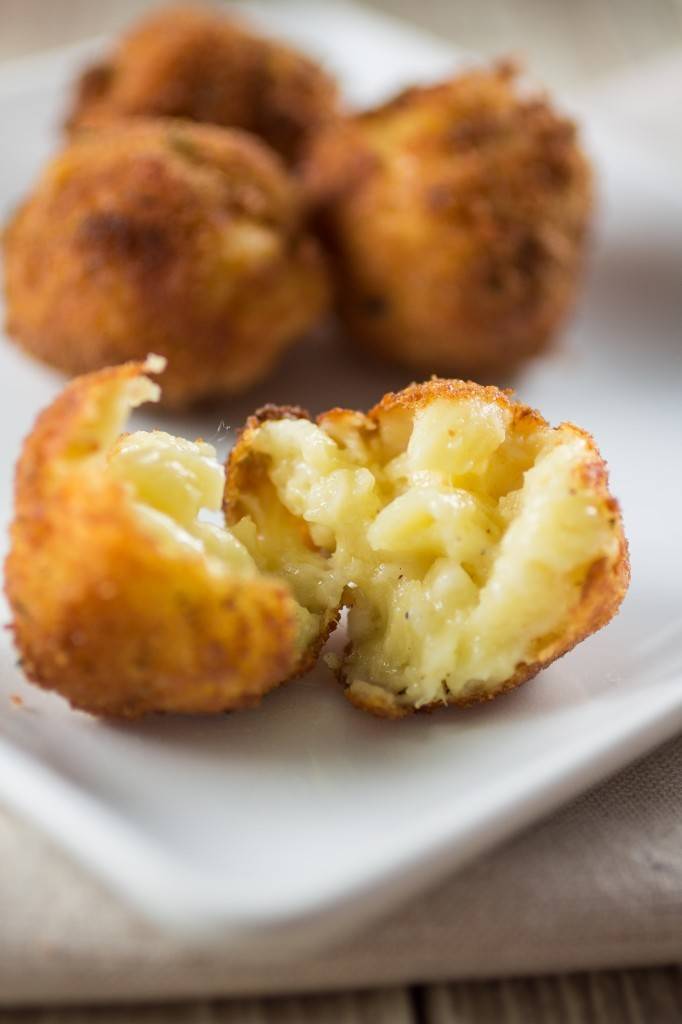 Finger Food Fried Mac n Cheese Balls