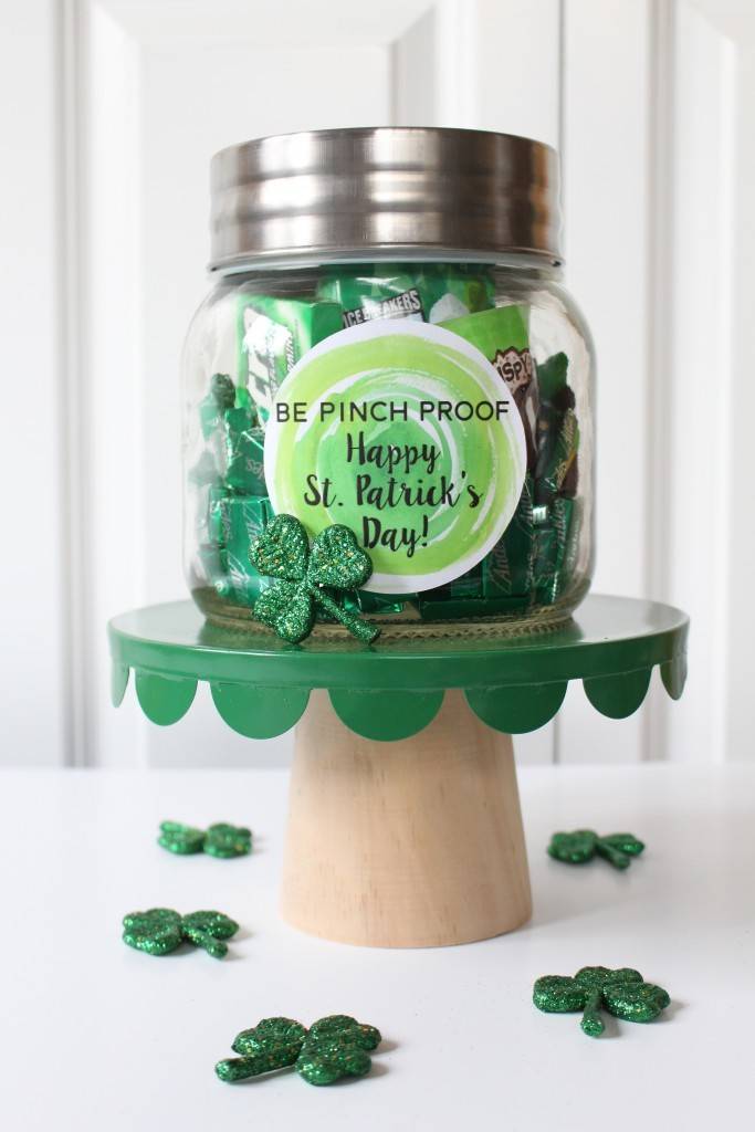 Green Theme Mason Jar St. Patrick's Day Teacher Gift Idea