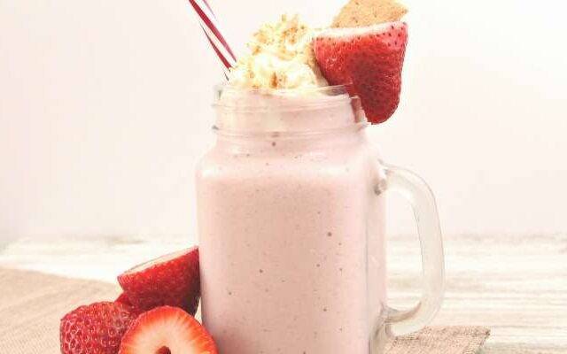 Strawberry Cheesecake Smoothie Featured