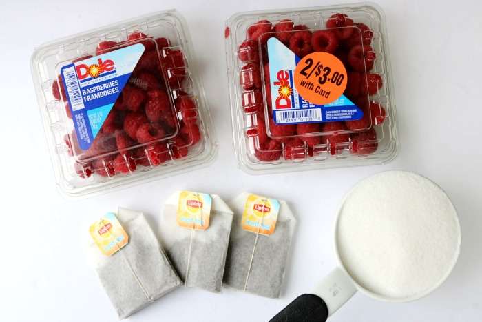 Raspberry Iced Tea Recipe! An easy summertime homemade and refreshing Iced Tea recipe for pool parties, BBQs, backyard grilling, or family get-togethers! #tea #homemade #fruit #raspberry #icedtea #drink #recipe #fresh #crowdworthy Raspberry Iced Tea Ingredients