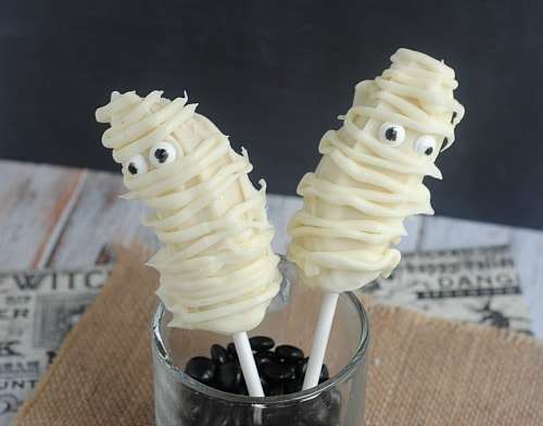 Halloween Desserts - Chocolate Covered Bananas Mummies - Moments With Mandi