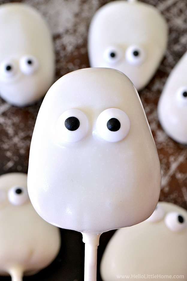 Ghost Cake Pops Halloween Snacks