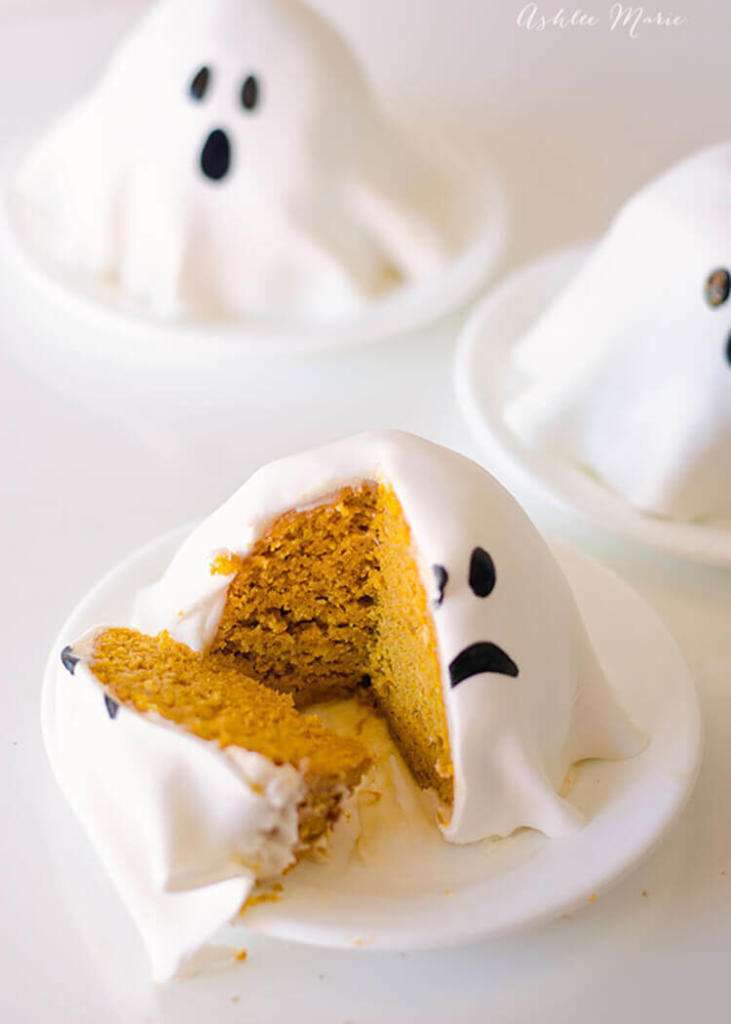 Mini Ghost Pumpkin Halloween Cakes