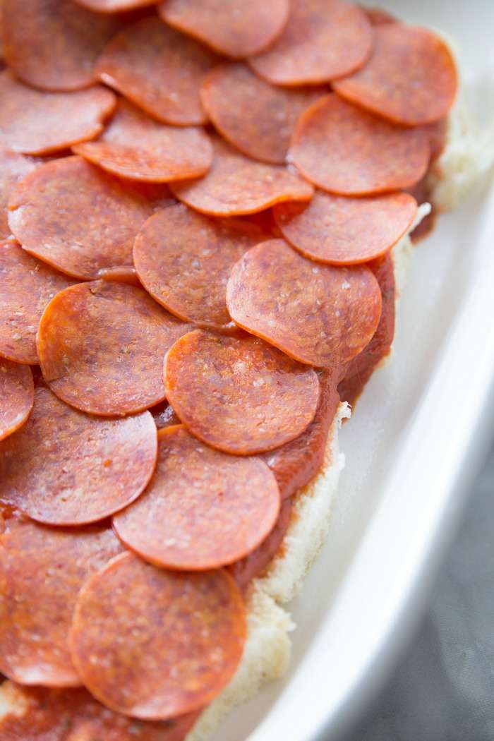 Pepperoni Sliders! Pepperoni Pizza Sliders Recipe! Easy Bite-sized Game Day or Tailgating Appetizer or Snack Recipe that is kid friendly and perfect for holiday parties!