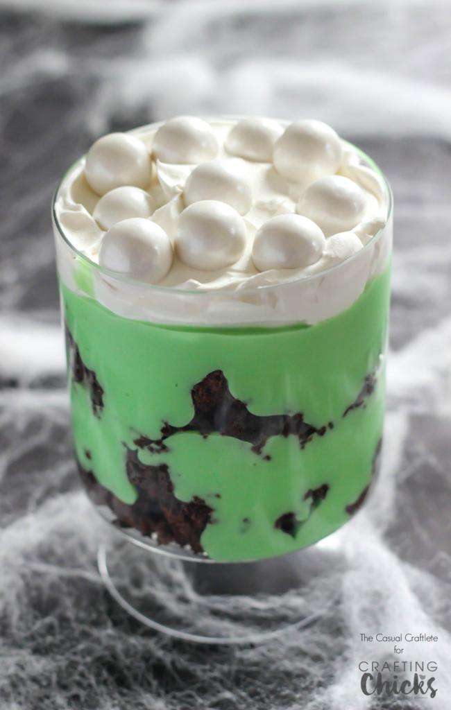Halloween Desserts - Witchs Brew Trifle - The Crafting Chicks 
