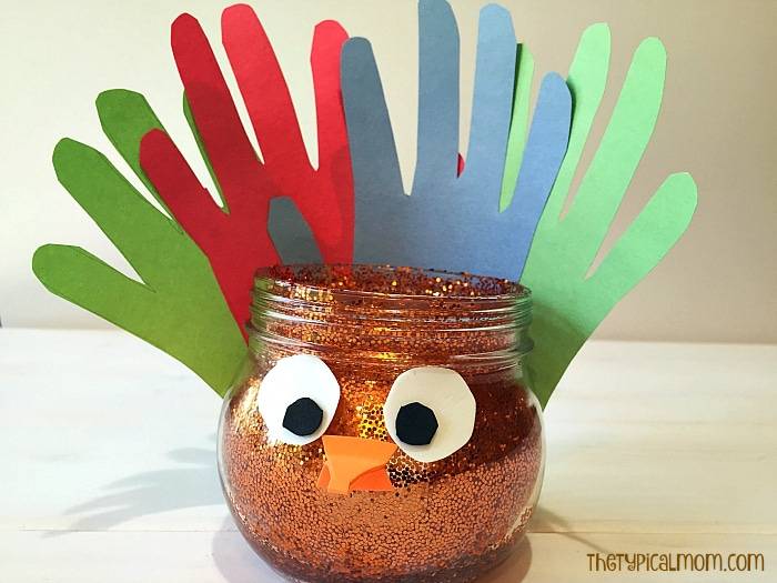 Easy Thanksgiving Crafts for Kids - Glitter Turkeys 