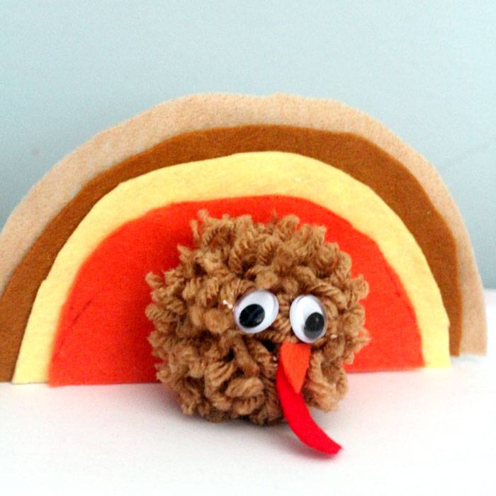 Thanksgiving Crafts - Turkey Pom poms 