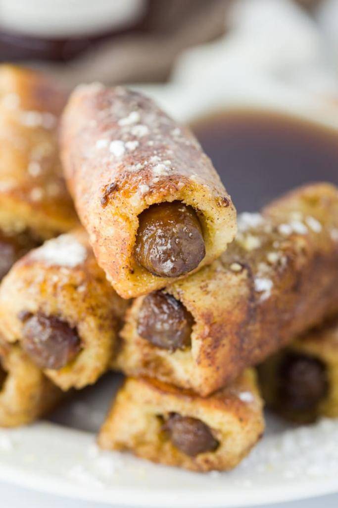 Simple Christmas Recipes for Breakfast - Sausage Rollups 