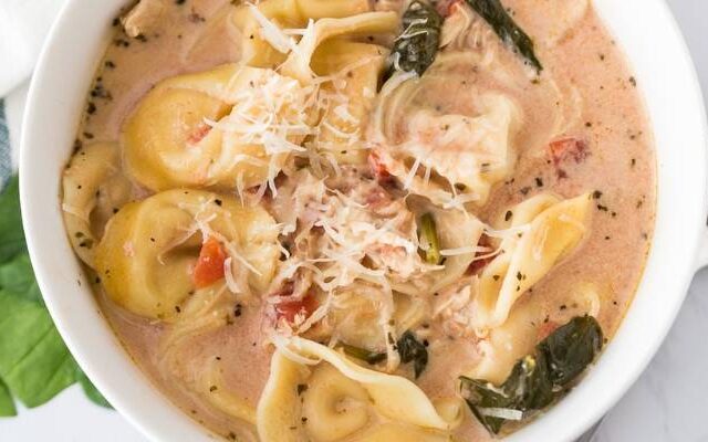 easy slow cooker tortellini soup