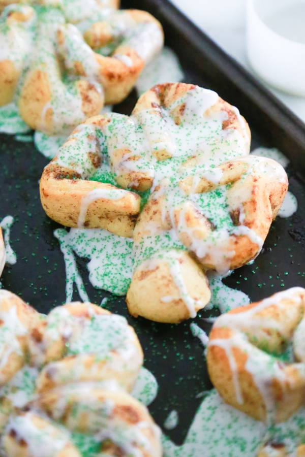 Easy Shamrock Cinnamon Rolls St. Patrick's Day Breakfast Ideas
