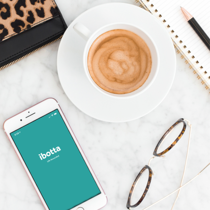 Budgeting 101 - If you are learning how to make a budget work for you then don't miss these 12 tips to help you stick to your budget this year! #budget #money #savings #home #moms