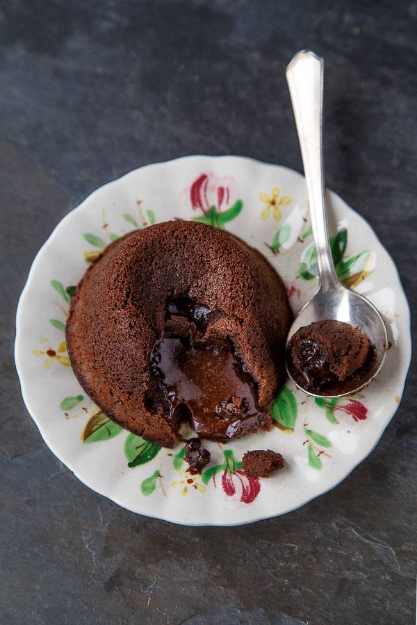 chocolate molten lava cake valentine day dessert