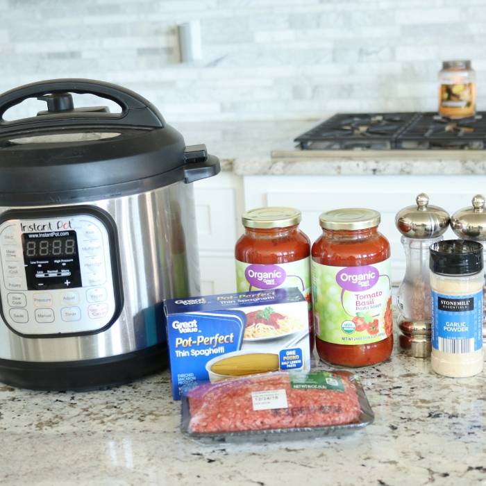 A quick and easy Instant Pot Spaghetti recipe that is a must make for a busy night. Tender pasta smothered in a meat sauce. #instantPot #instapot #pasta #spaghetti #meatsauce #groundbeef #sauce #foracrowd #easy #best #recipes #6quart Ingredients for Instant Pot spaghetti recipe