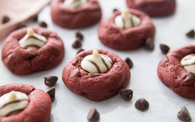 red velvet cake cookies