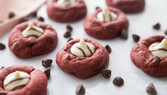 red velvet cake cookies