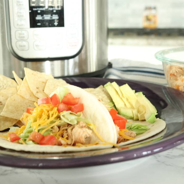 chicken tacos plated up