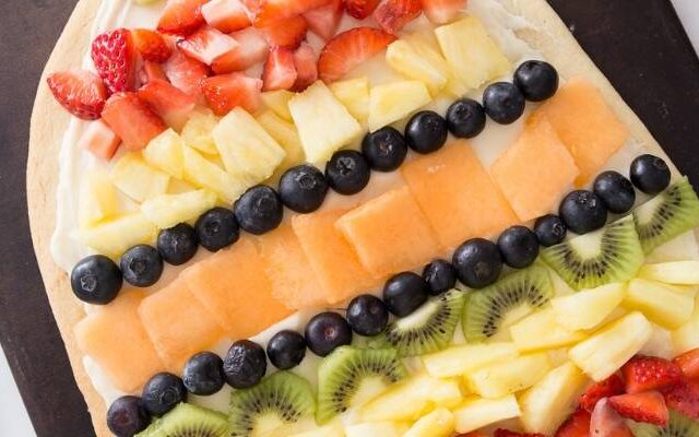 sugar cookie fruit pizza