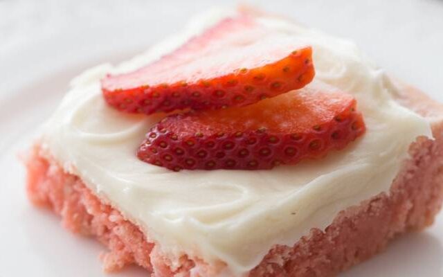 how to make strawberry brownies