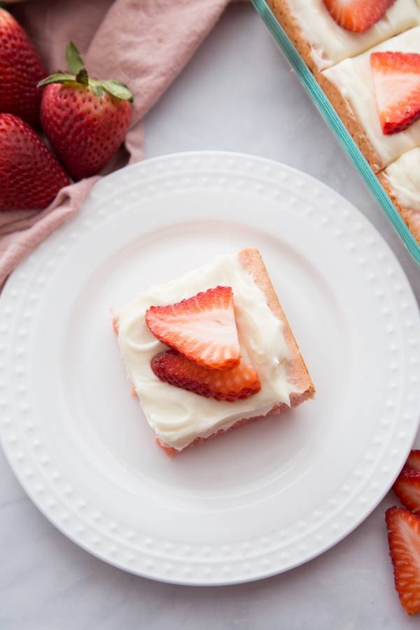 how to make strawberry brownies with cake mix
