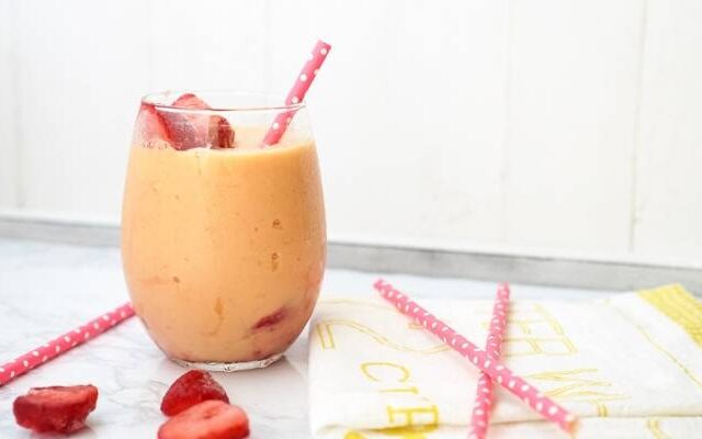 make a smoothie at home