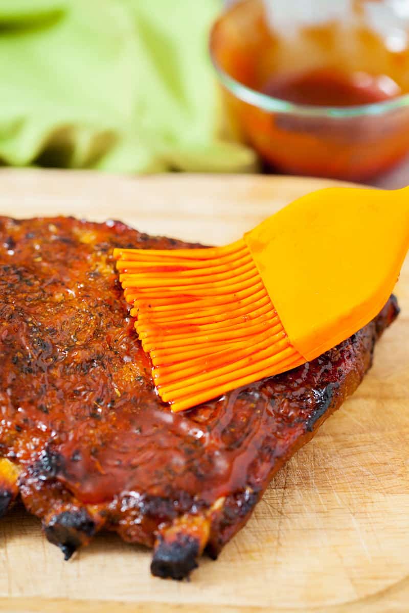 25 summer grill recipes for you to try for dinner tonight. Easy grilling recipes that are for main dishes, sides and even desserts. #grill #BBQ #summer #recipes #bbqgrill #smoked #sides #maindish #desserts how to make ribs