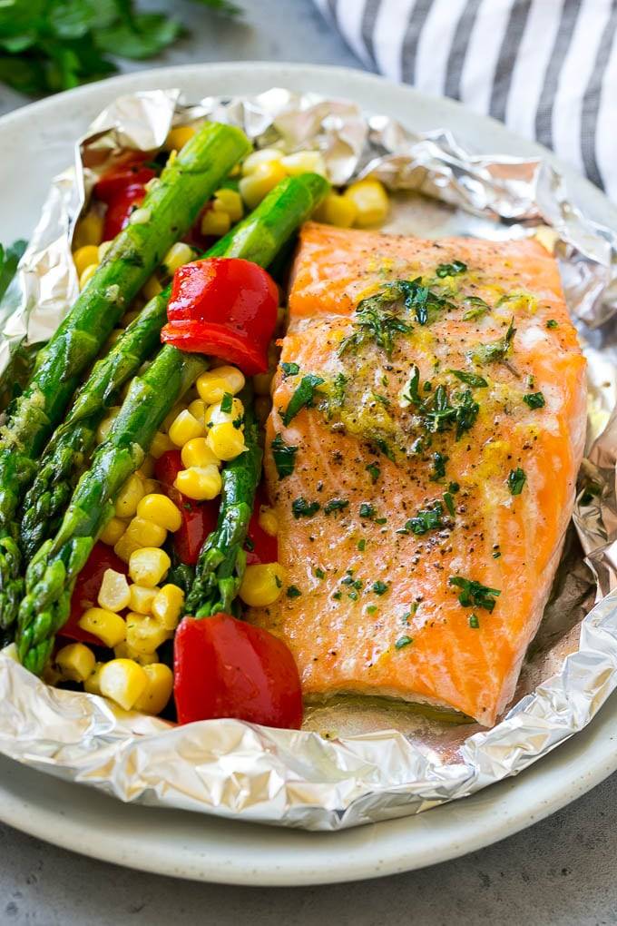 salmon foil packet dinner 