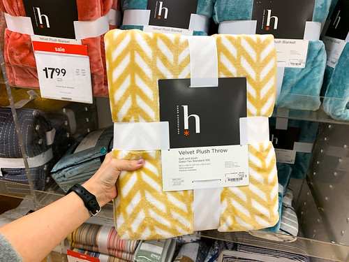 home expressions throw