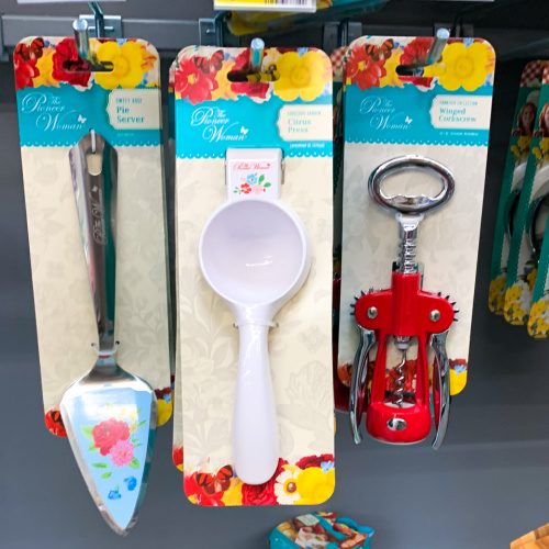 Pioneer Woman Utensils On Sale! So amny cute options!