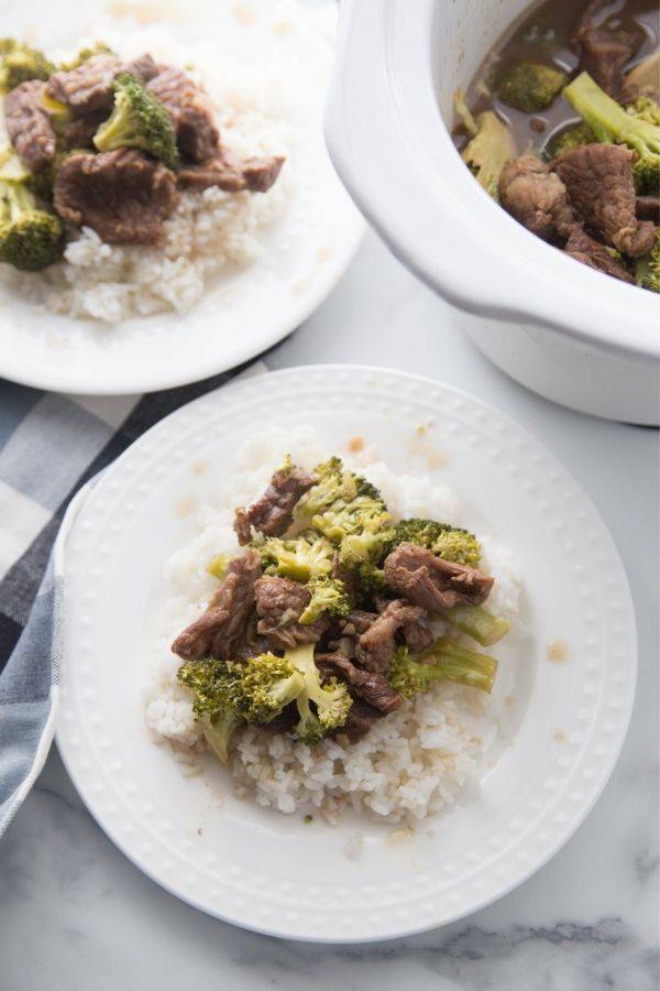 healthy slow cooker beef and broccoli