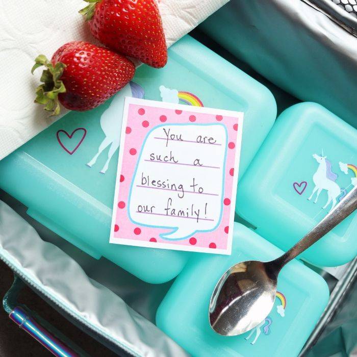 lunchbox with note to child in it
