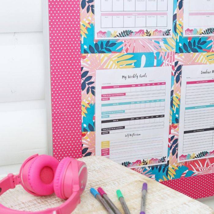 Whip up this family command center for your back to school needs. A back to school command center to keep you on track and organized. #commandcenter #backtoschool #organizing #printable #free #tutorial #howto #guide #commandwall family command center wall