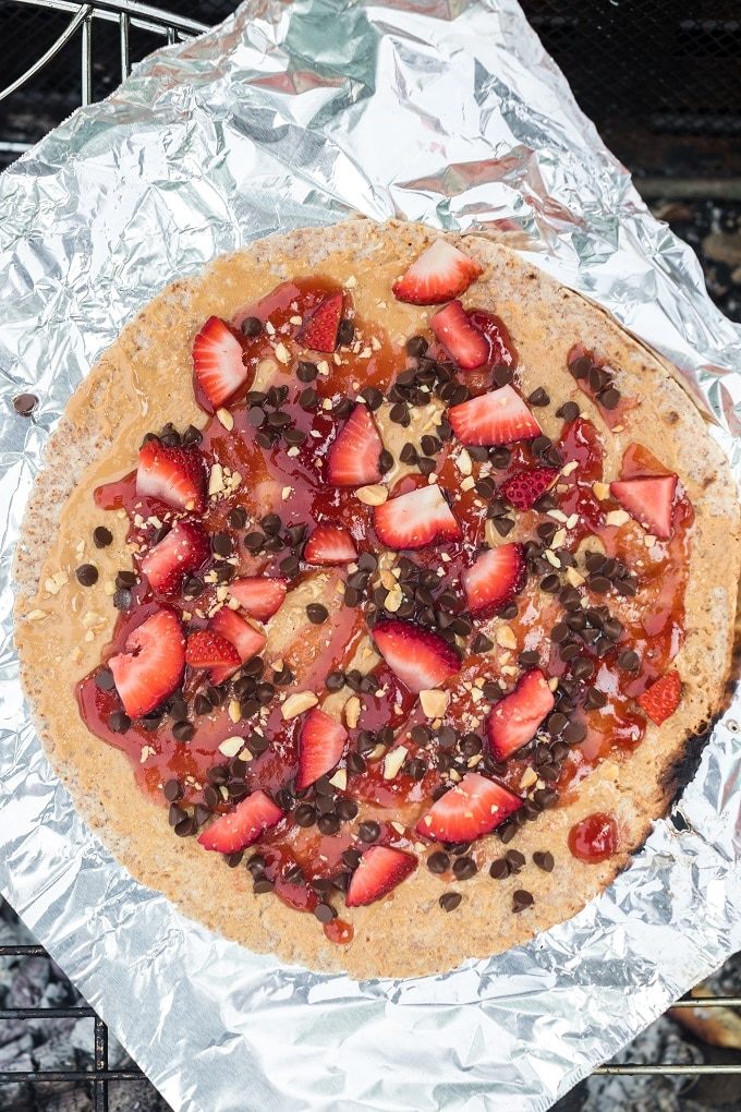 campfire dessert pizza