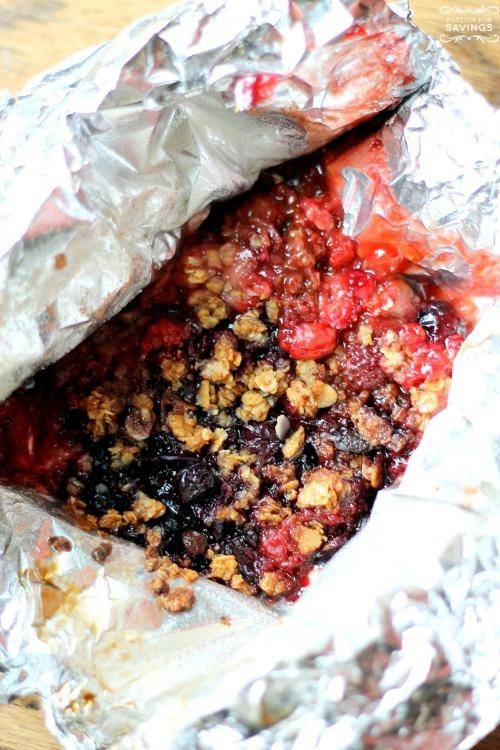 mixed berry crumble campfire dessert