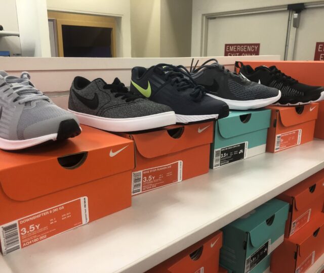 nike shoe deals